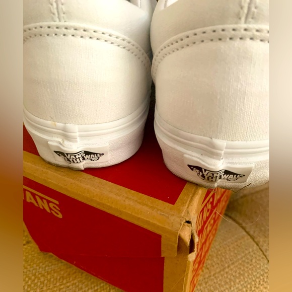 Vans Classic White Sneakers “Old Skool” - Picture 3 of 4